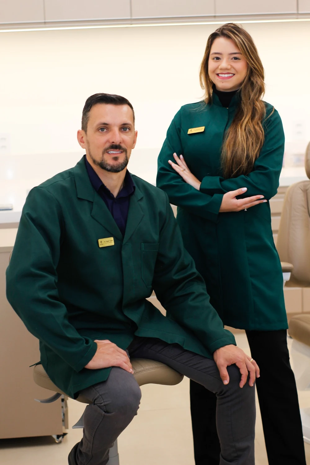Dr. Roger Costa e Dra. Amanda Guedes na Odonto Center